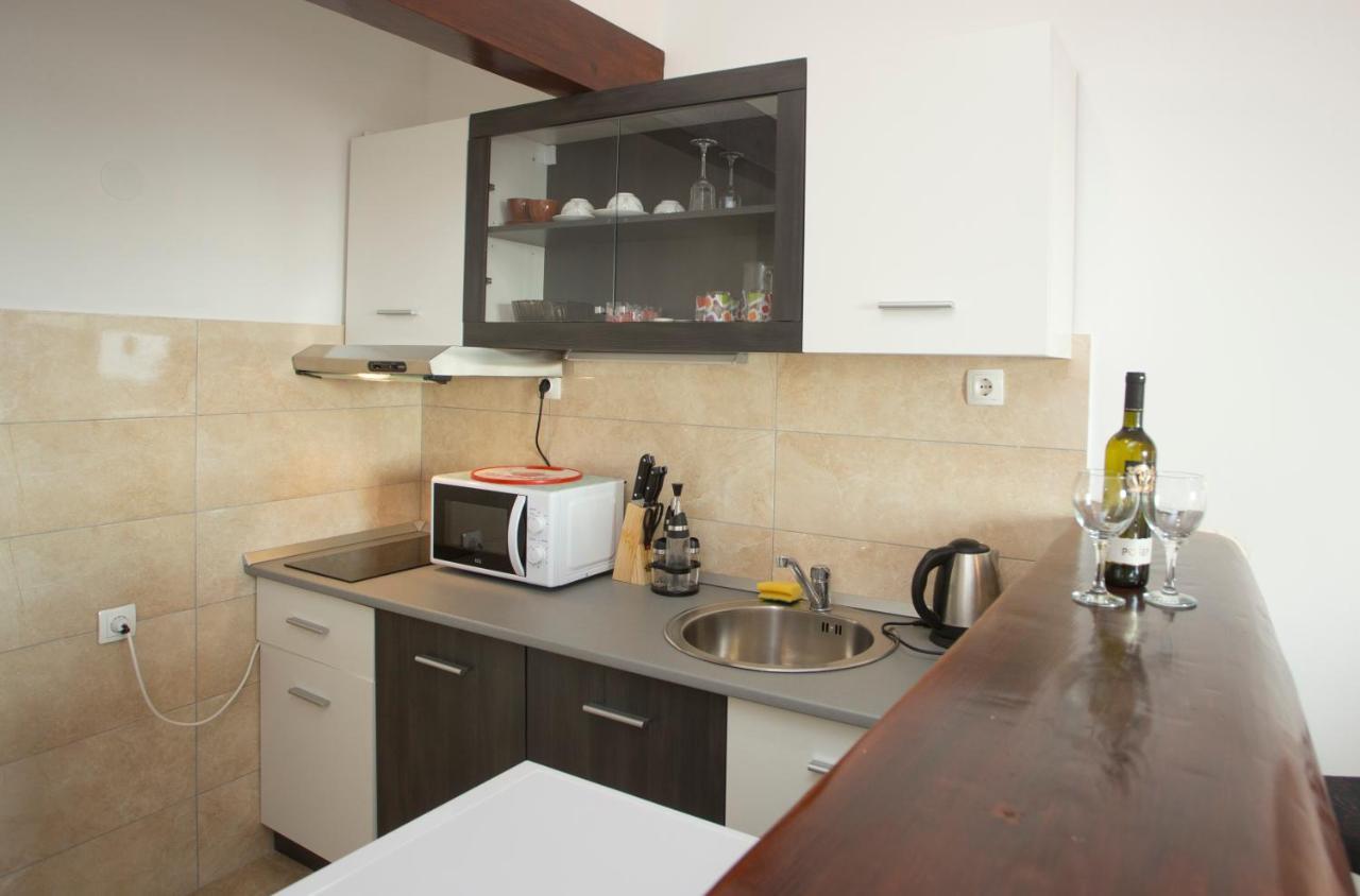 פודסטראנה Villa Nives Holiday Apartment Rentals מראה חיצוני תמונה