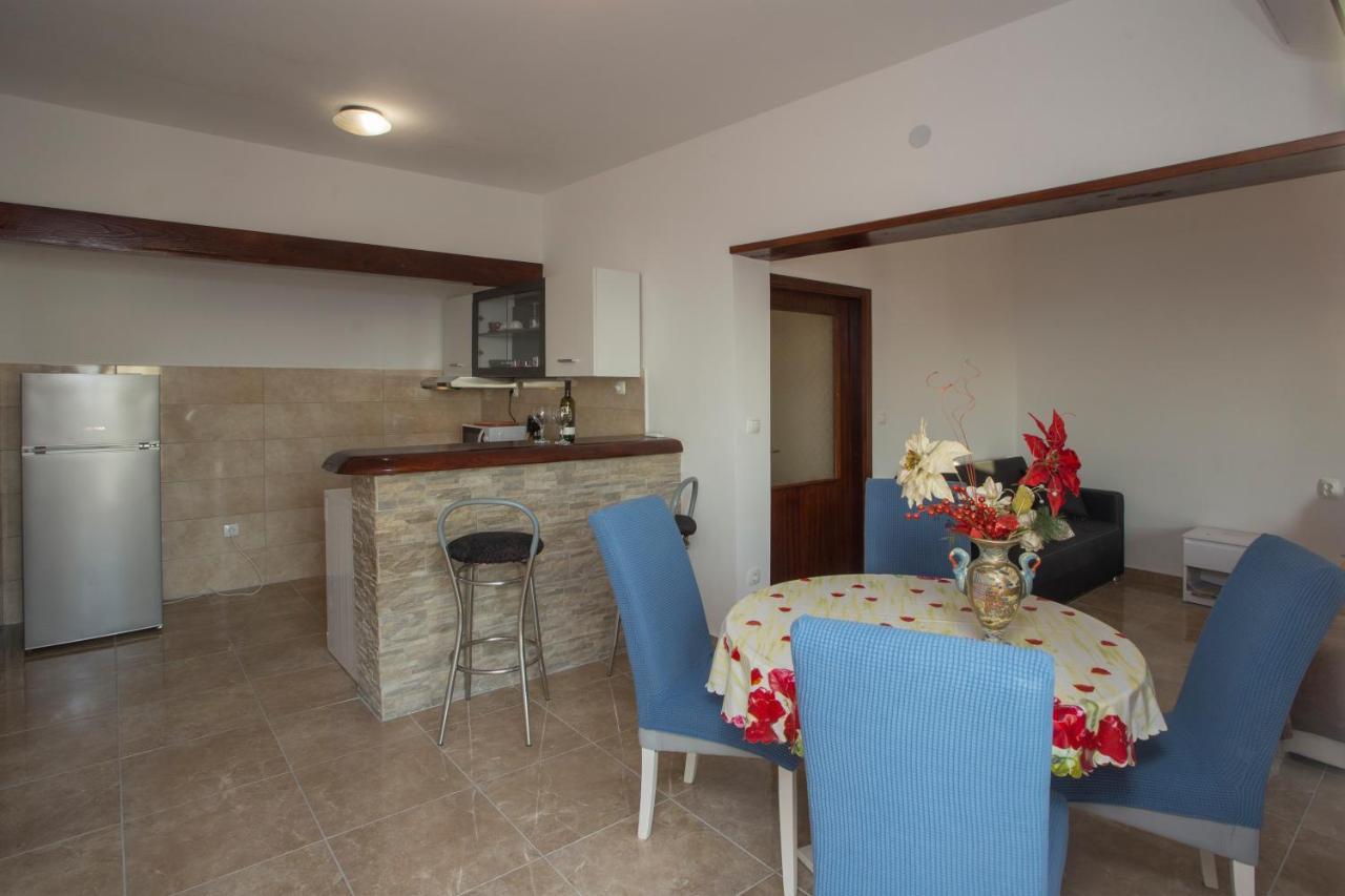 פודסטראנה Villa Nives Holiday Apartment Rentals מראה חיצוני תמונה