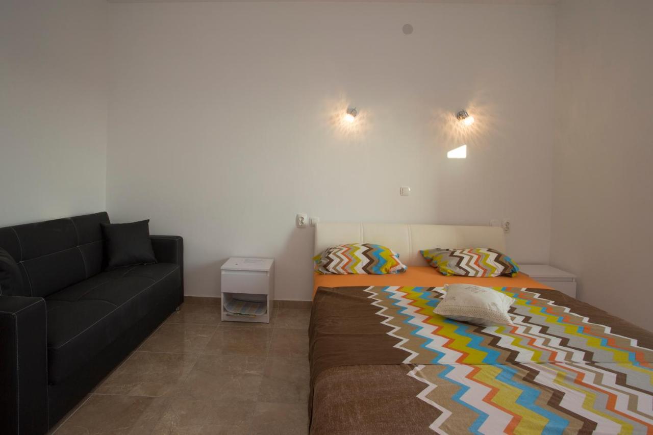פודסטראנה Villa Nives Holiday Apartment Rentals מראה חיצוני תמונה