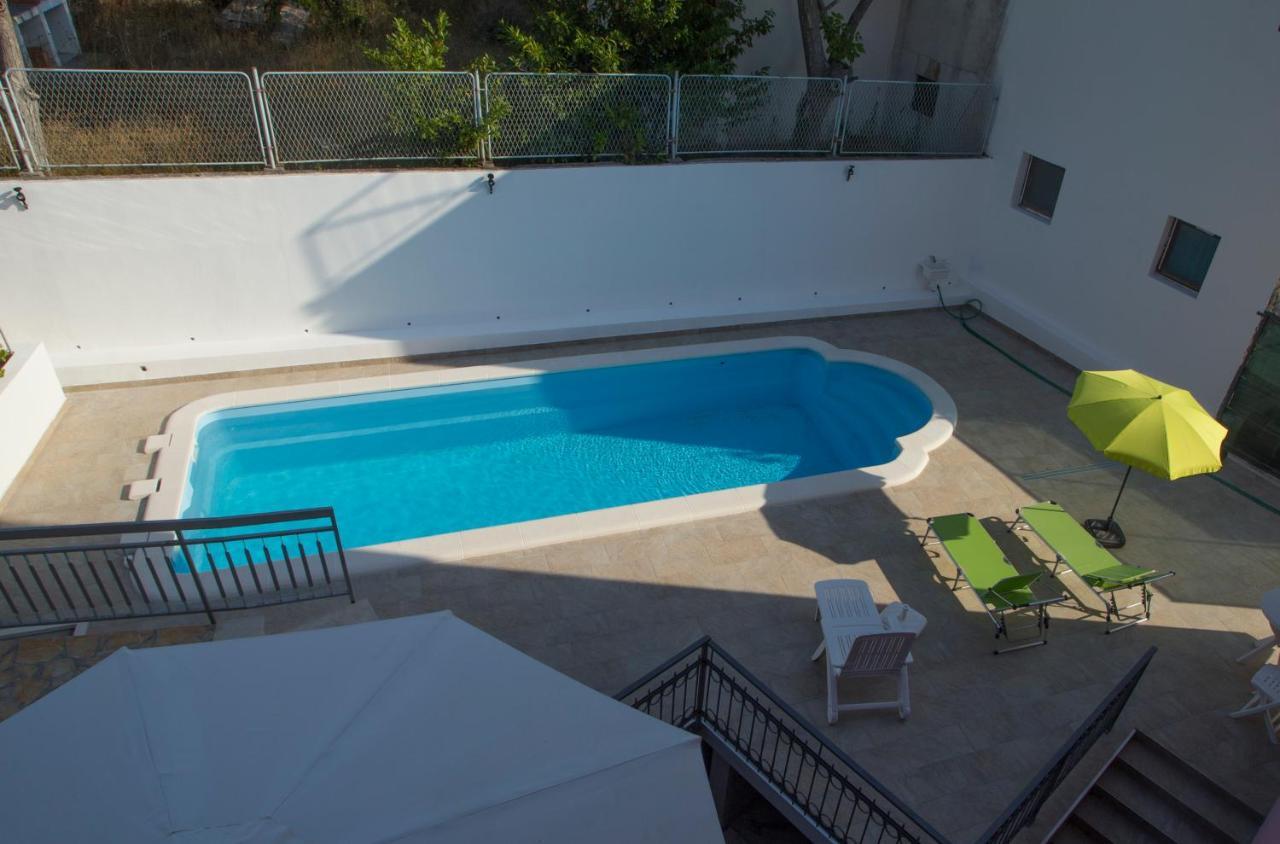 פודסטראנה Villa Nives Holiday Apartment Rentals מראה חיצוני תמונה