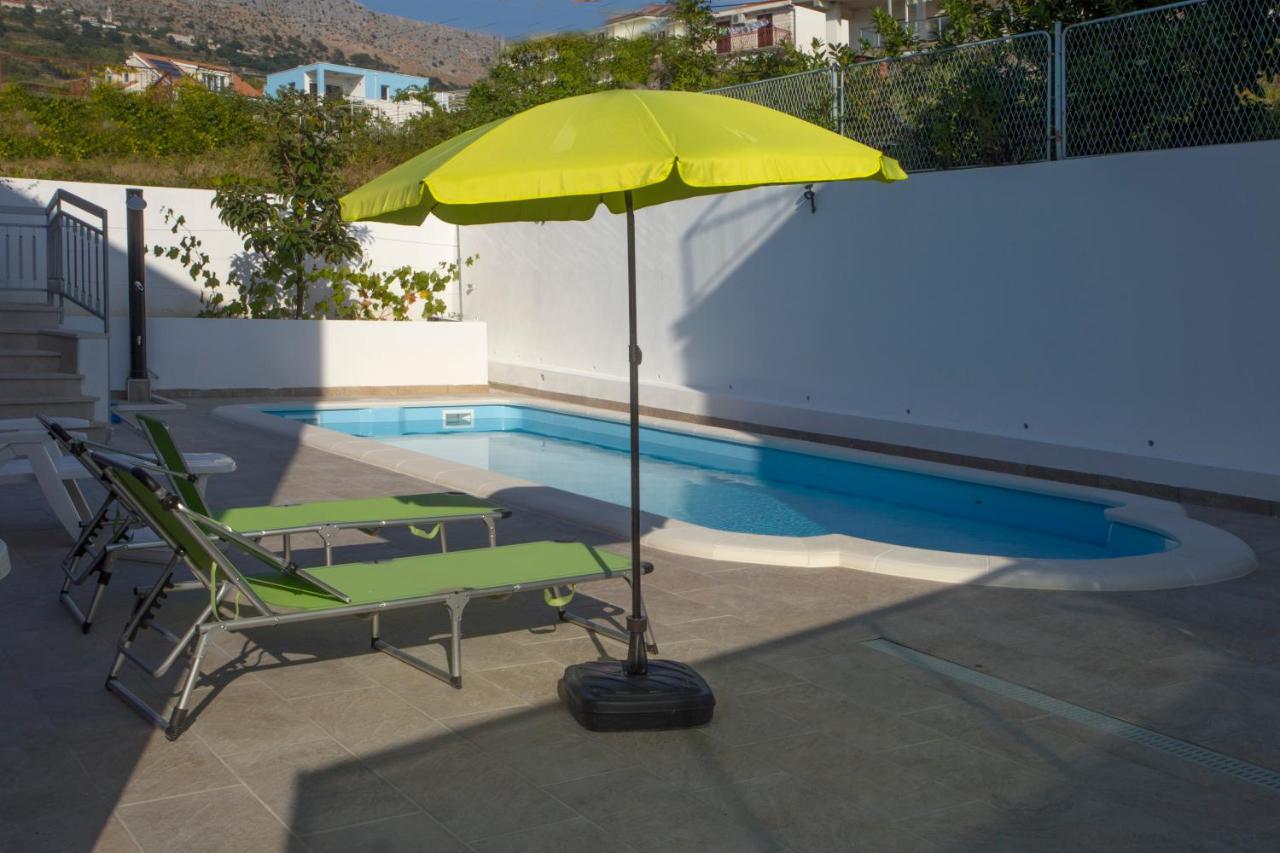 פודסטראנה Villa Nives Holiday Apartment Rentals מראה חיצוני תמונה