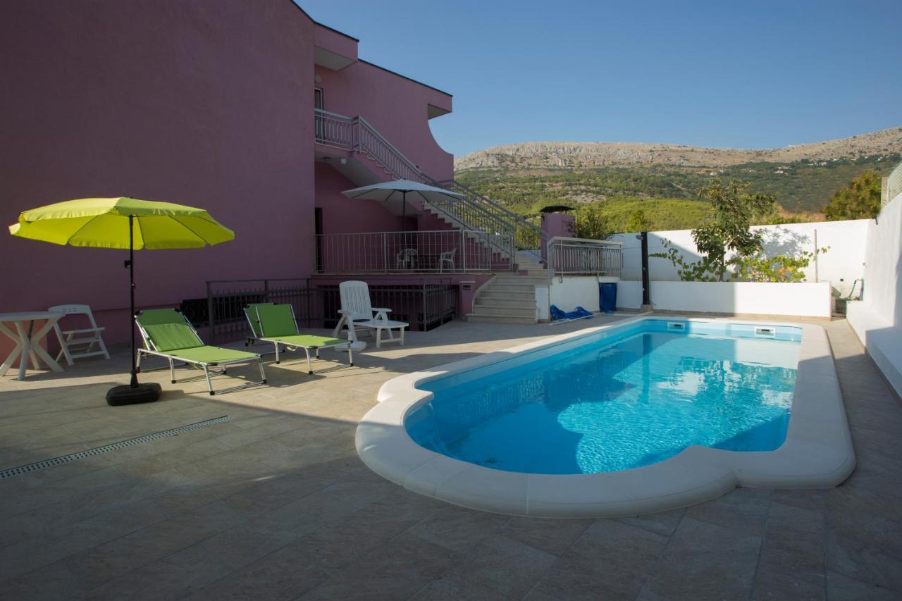 פודסטראנה Villa Nives Holiday Apartment Rentals מראה חיצוני תמונה
